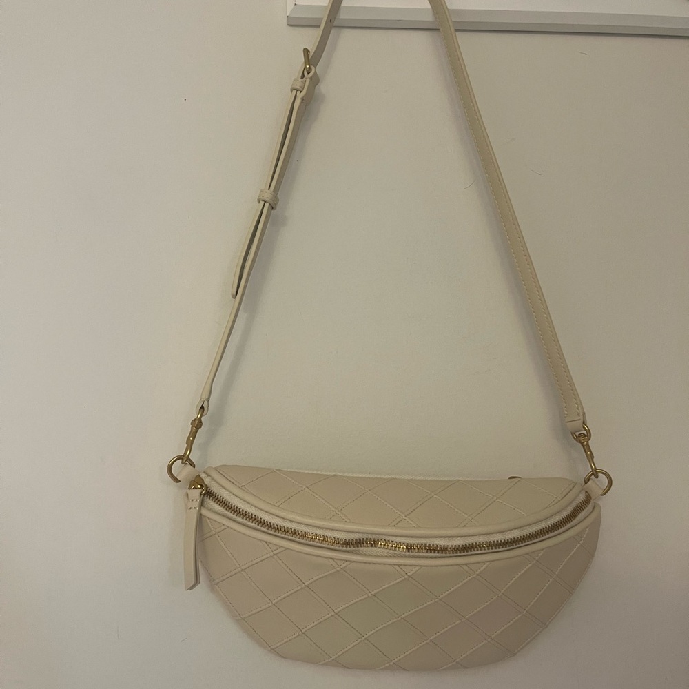 Quince Italian Leather Diamond Stitch Sling - Picture 5 of 7